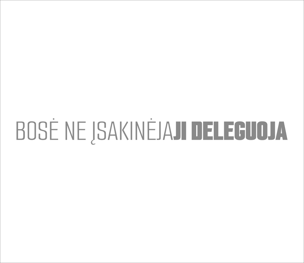 Juodas UNISEX džemperis su gobtuvu "Bosė ne įsakinėja, ji deleguoja."