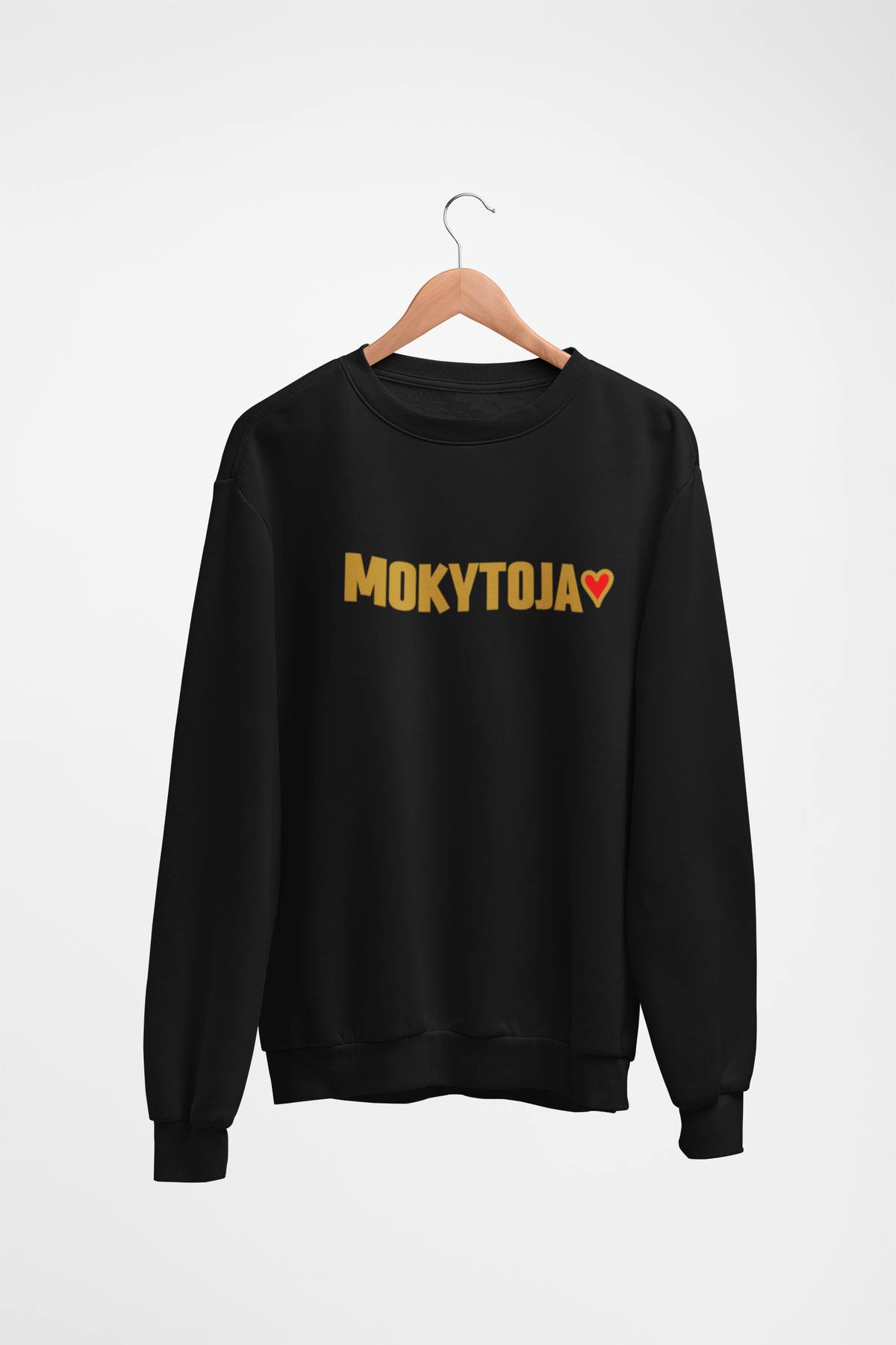 Juodas Unisex džemperis be gobtuvo "Mokytoja su širdele". Didelis užrašas.